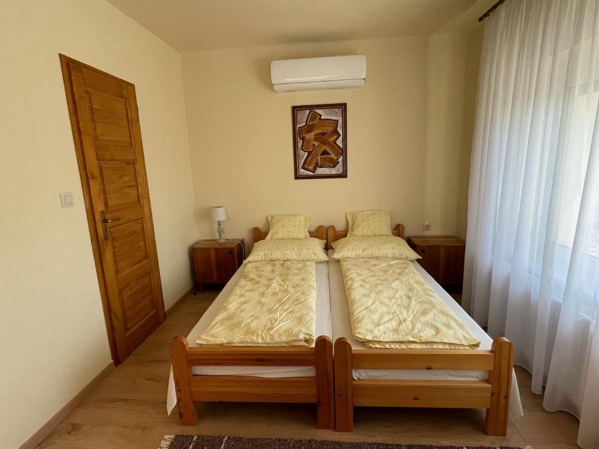 Hotel Kristof Vendeghaz Bükkszék Zewnętrze zdjęcie