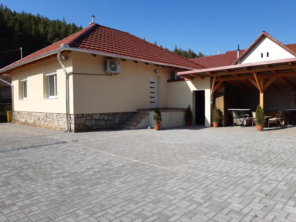 Hotel Kristof Vendeghaz Bükkszék Zewnętrze zdjęcie